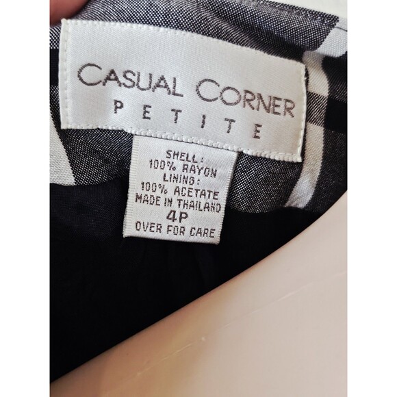 Casual Corner Petite Blazer Size 4P - Picture 6 of 8